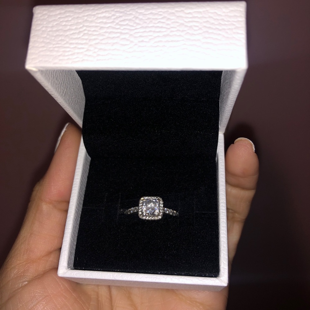Pandora Ring